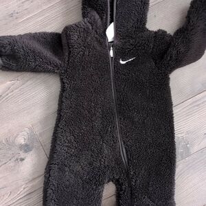 Nike Kids Black Sherpa Footie